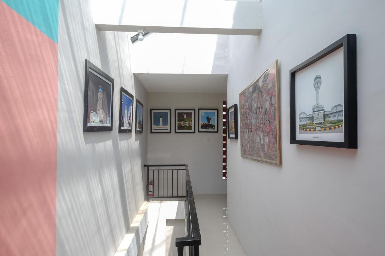 Sans Hotel Tiga Putri Semarang By Reddoorz Extérieur photo