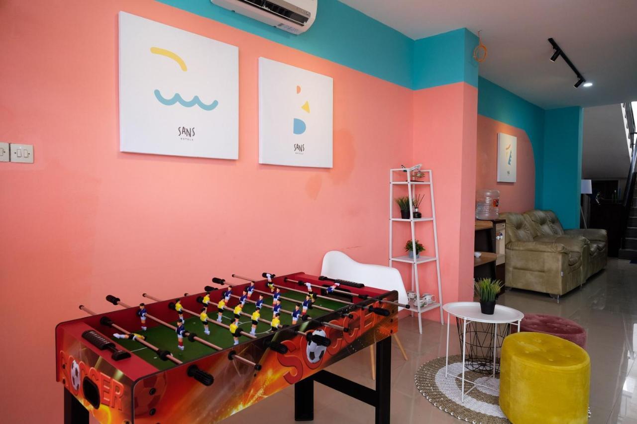 Sans Hotel Tiga Putri Semarang By Reddoorz Extérieur photo