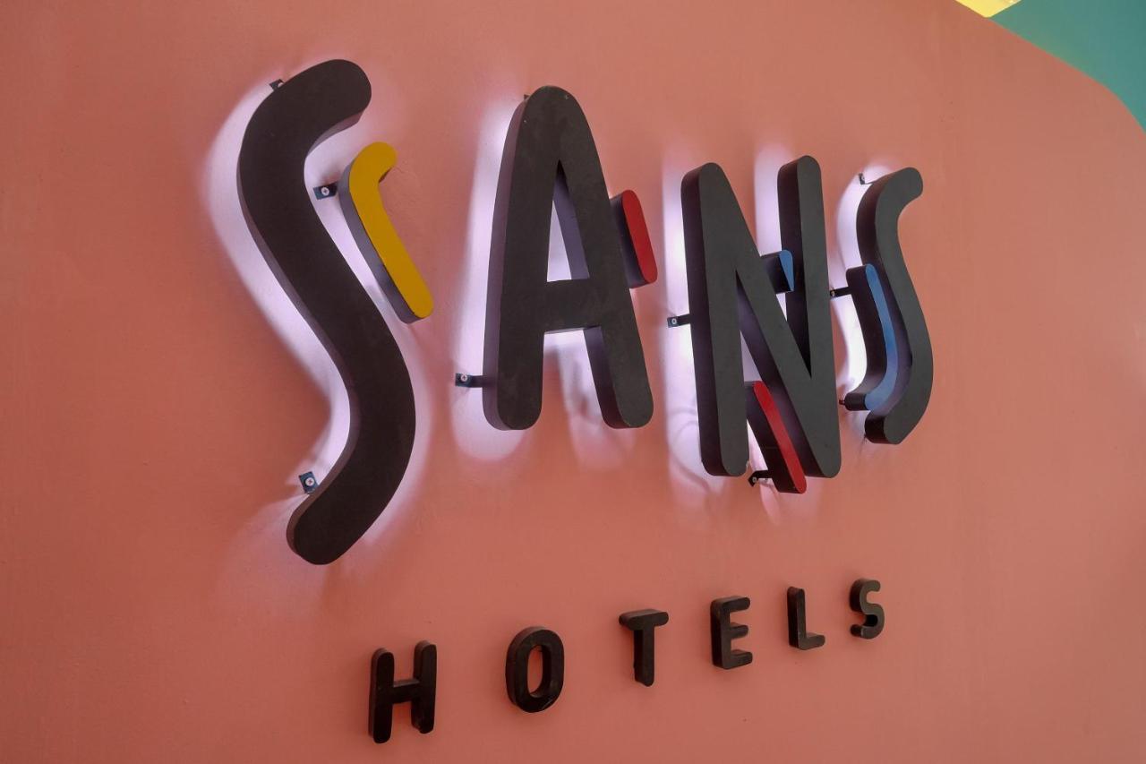 Sans Hotel Tiga Putri Semarang By Reddoorz Extérieur photo