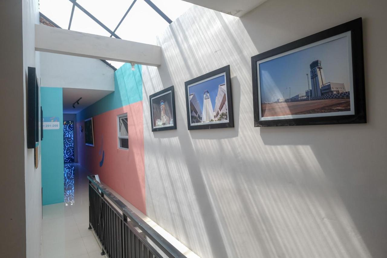 Sans Hotel Tiga Putri Semarang By Reddoorz Extérieur photo