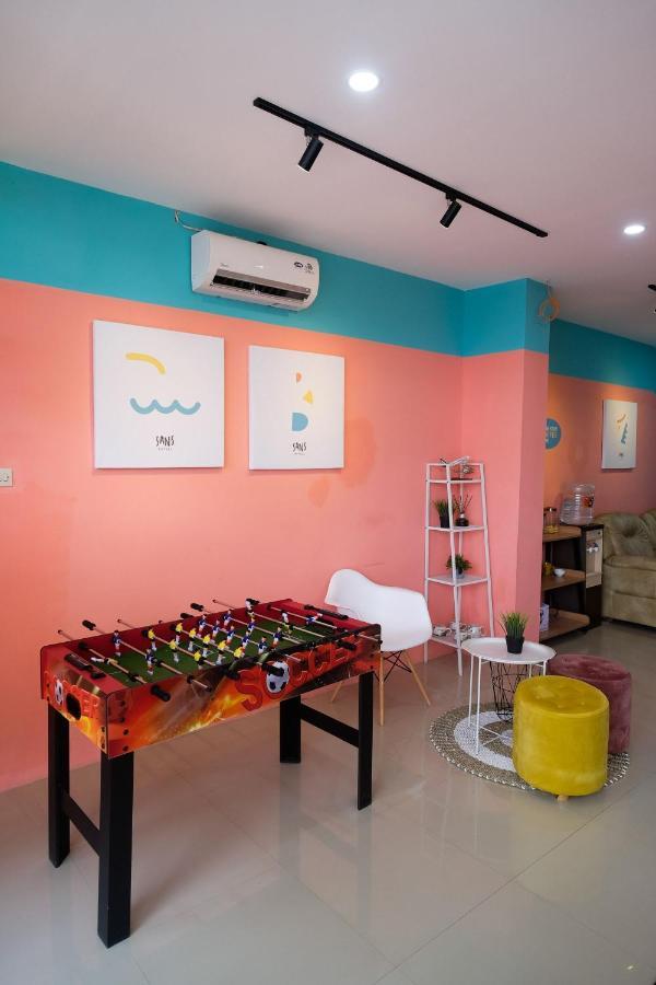 Sans Hotel Tiga Putri Semarang By Reddoorz Extérieur photo
